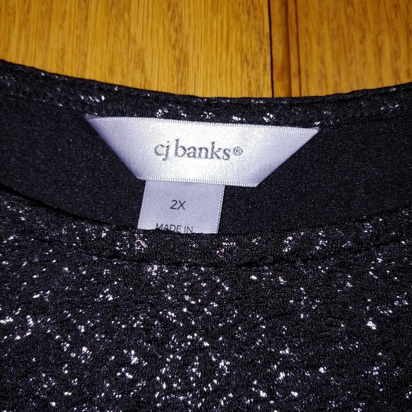 Asymmetric hem pullover - Picture 3 of 8